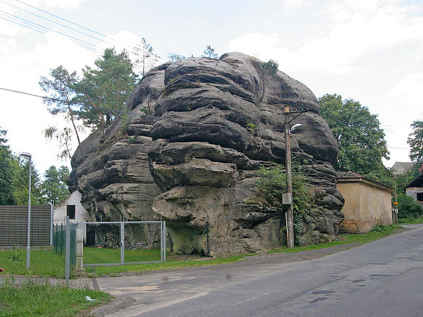 Zahrádky – skalní útvary a soutěska Peklo